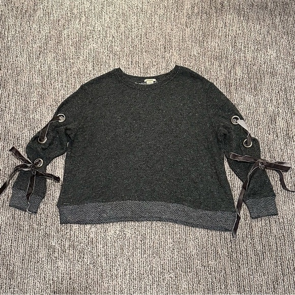 Anama Gray Ribbon Tied Scoop Neck Sweater - Picture 1 of 12